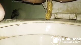 Asian girl shitting - video 8