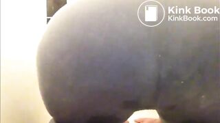 Horny girl pooping in yoga pants
