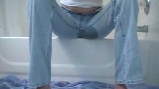 LIQUID SHIT IN HER JEANS