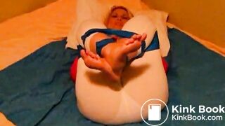 blonde pooping herself trying to break free