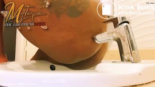 FAT BLACK GIRL SHITTING IN THE SINK