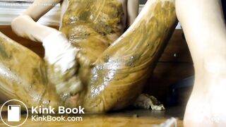 Messy scat play.