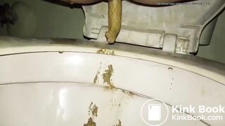 Girl doing a poo - video 2