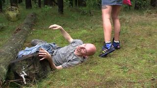 mistress did not help the man who was crushed by a tree