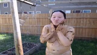I AM DUNG rubbing shit on herself for the neighbours