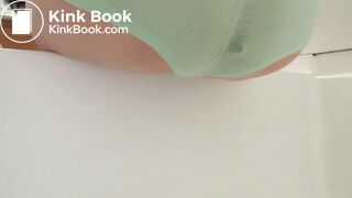 Shitting and pissing in panties - video 2