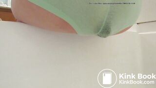 Shitting and pissing in panties - video 2