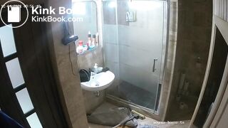 Woman pooping in Toilet 150