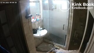Woman pooping in Toilet 150