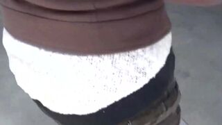 linda japonesa caca en calle