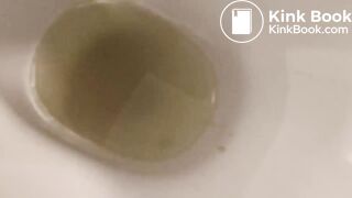 Polish teen pooping on toilet (amateur)