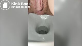 Polish teen pooping on toilet (amateur)