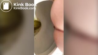 Cute Girl Pooping - video 9