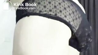 She pooping stand up