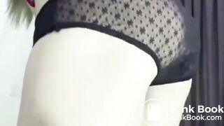 She pooping stand up