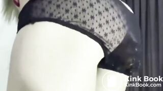 She pooping stand up