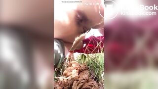 Lady Stops To Poop During Her Jog