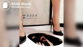 Chinese mistress Femdom Peeing 05