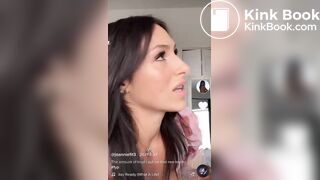 Hot Girl Poop on Toilet and Fart Naked