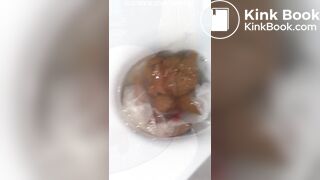 YUMMY SHIT ON TOILET