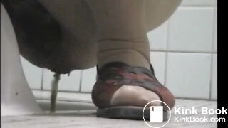 MATURE WOMAN TOILET VOYEUR DIARRHEA 03