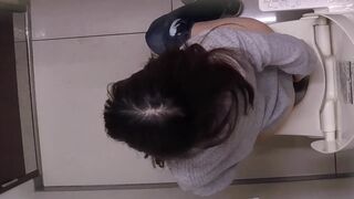 Good voyeur pooping 1