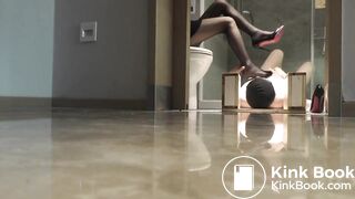 Chinese Femdom Scat - video 12