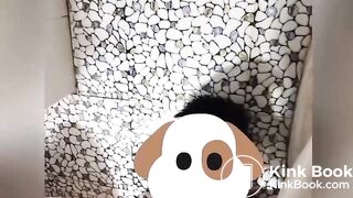 Ông bạn được vợ ỉa vào miệng