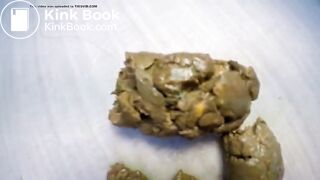 woman pooping on the floor - video 165