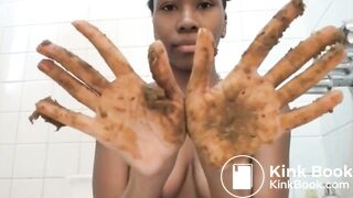 Black girl shits in the tub