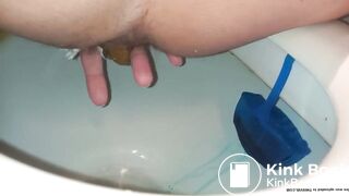 Spanish wife pooping