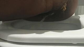 Ebony can't stop shitting