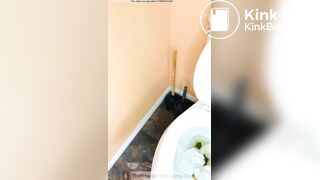 girl poops - video 2