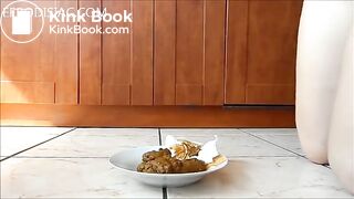 Pawg pooping on a plate