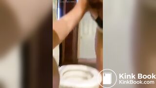 Dumb slut takes a shit