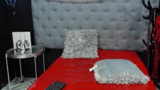 Camgirl Eats Poo