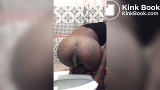 Ebony cutie shiting