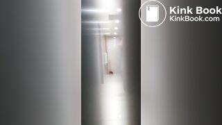 Chinese toilet 巨刺激，直接手伸过去把屎偷了，女的回头一脸懵逼：我屎呢？