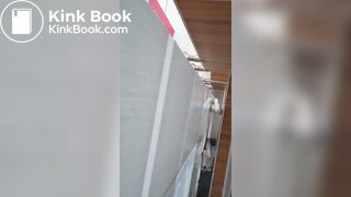 Chinese toilet 巨刺激，直接手伸过去把屎偷了，女的回头一脸懵逼：我屎呢？