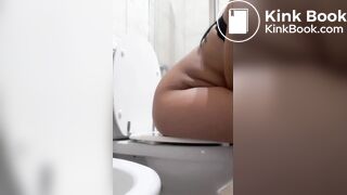 Thicc Latina takes a poop [ORIGINAL]