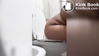 Thicc Latina takes a poop [ORIGINAL]