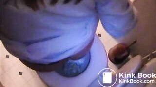 Destiny pooping