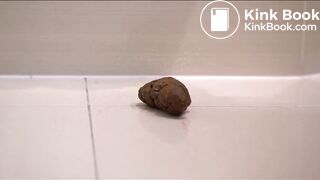 woman pooping on the floor. - video 8