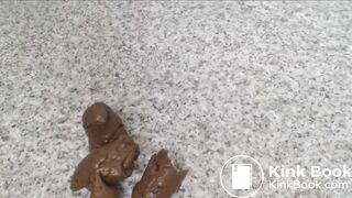 Sexy blonde doning Doggystyle Poop