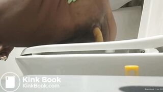 Ebony had to drop a load