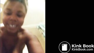 Phat booty shitting - video 2