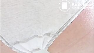 lady shits her panties