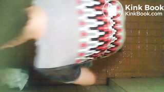 Korean aunty pooping