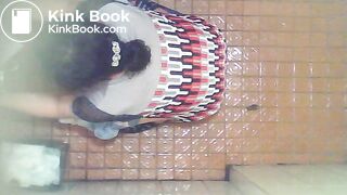 Korean aunty pooping