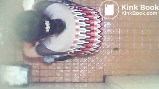 Korean aunty pooping